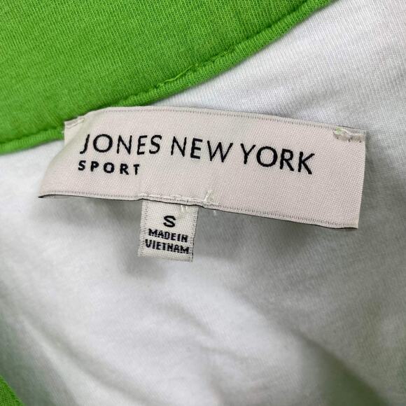 00s JONES NEW YORK SPORT Vintage Green Sleeveless Halter Medallion Print Top - Picture 3 of 9